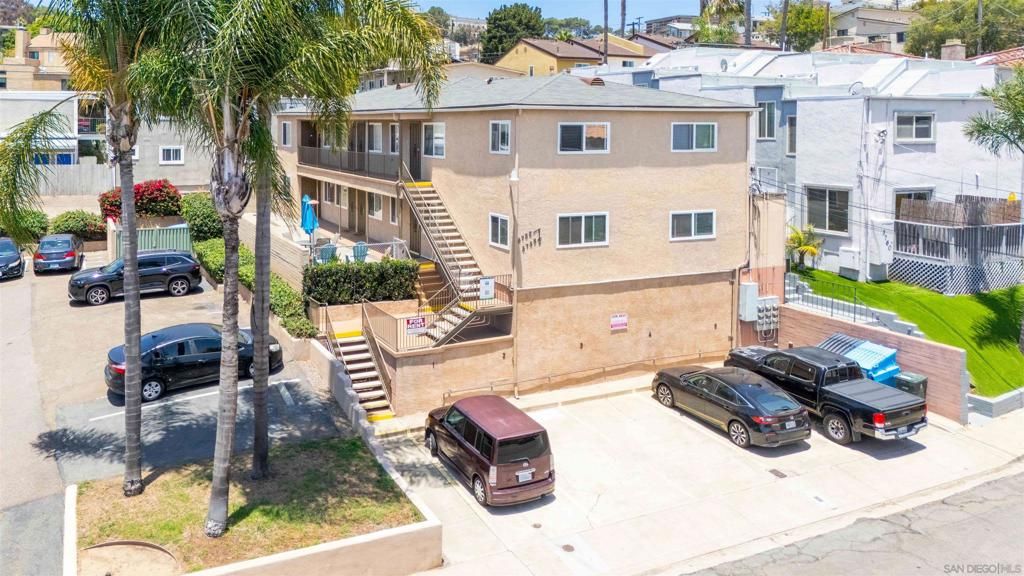 5752 Riley St, San Diego, CA 92110