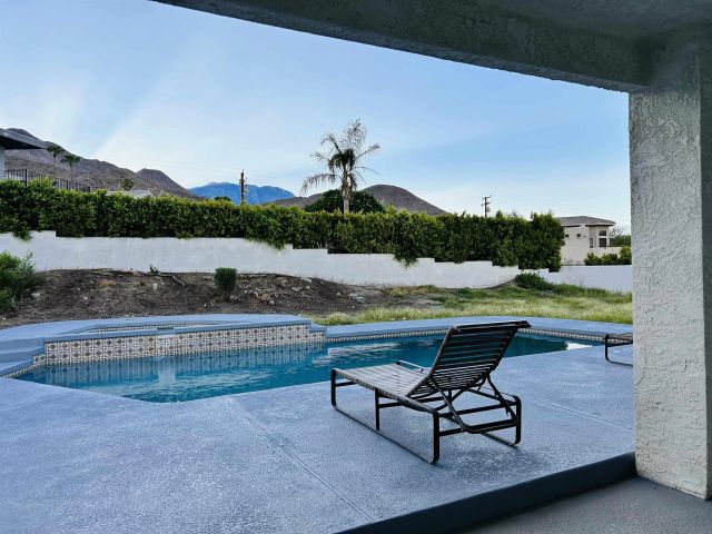 38825 Charlesworth Drive, Cathedral City, CA 92234