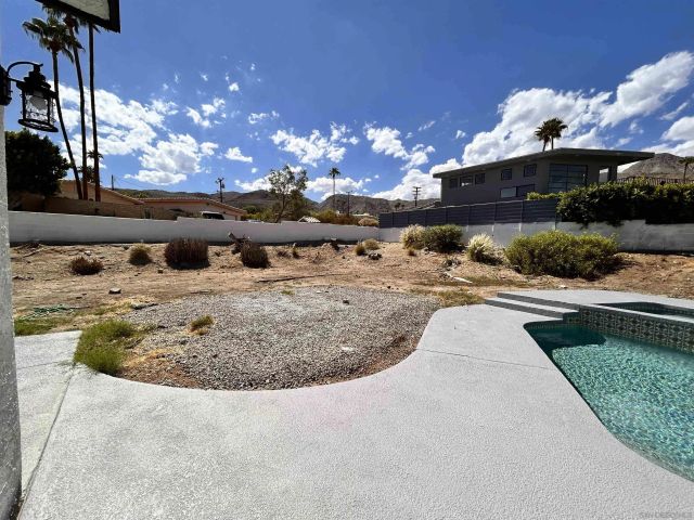 38825 Charlesworth Drive, Cathedral City, CA 92234