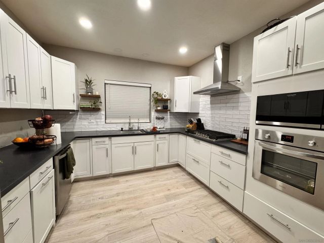 38825 Charlesworth Drive, Cathedral City, CA 92234