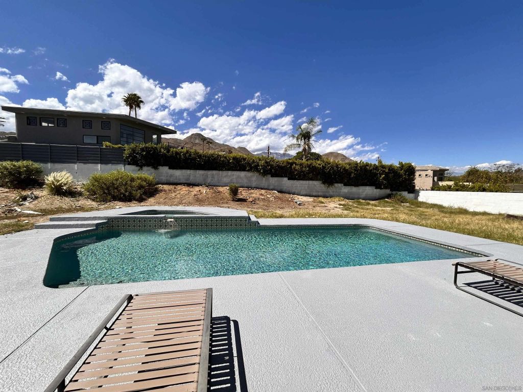 38825 Charlesworth Drive, Cathedral City, CA 92234