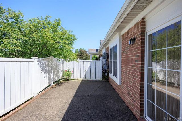 42268 Hanover Drive 4, Van Buren, MI 48111