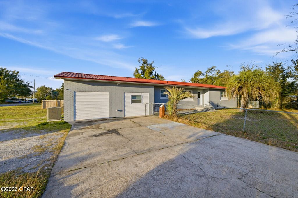 1201 E 11th Street, Panama City, FL 32401