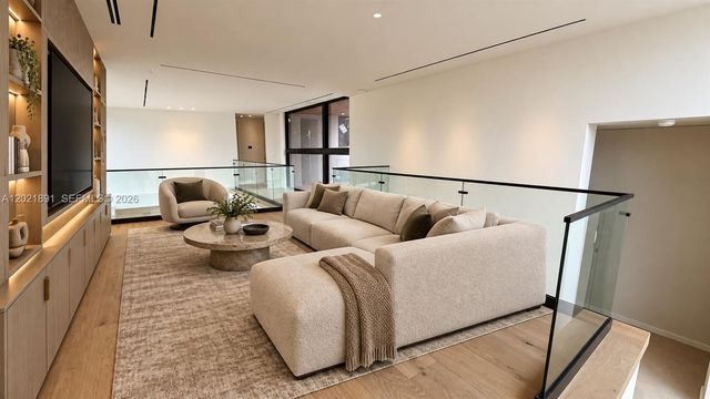 238 Buttonwood Drive, Key Biscayne, FL 33149