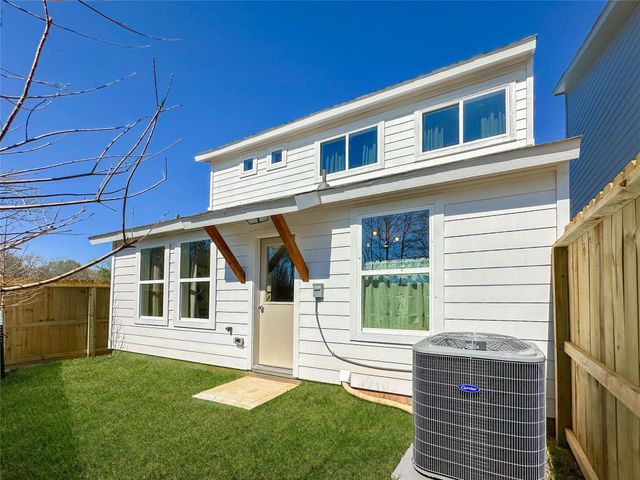 2710 Discovery Trails Court, Conroe, TX 77301