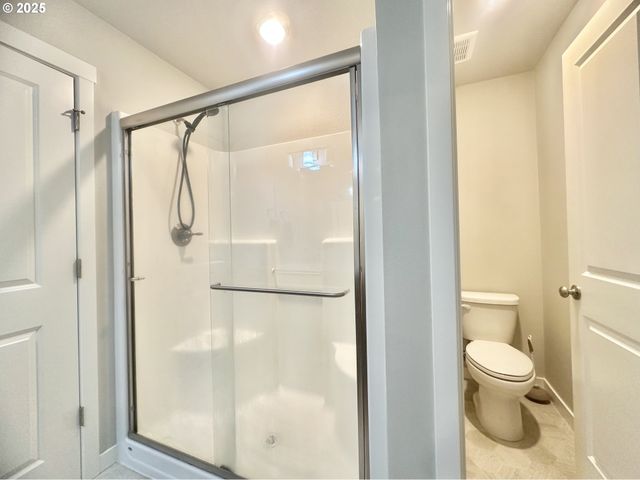 1396 DAYLILY St, Woodburn, OR 97071