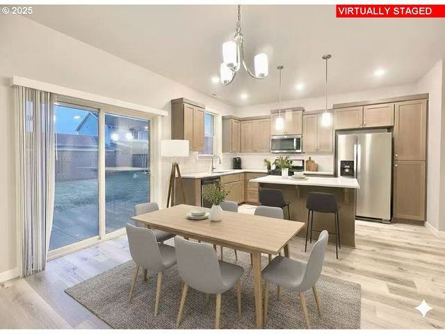 1396 DAYLILY St, Woodburn, OR 97071