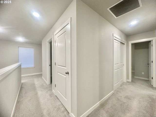 1396 DAYLILY St, Woodburn, OR 97071