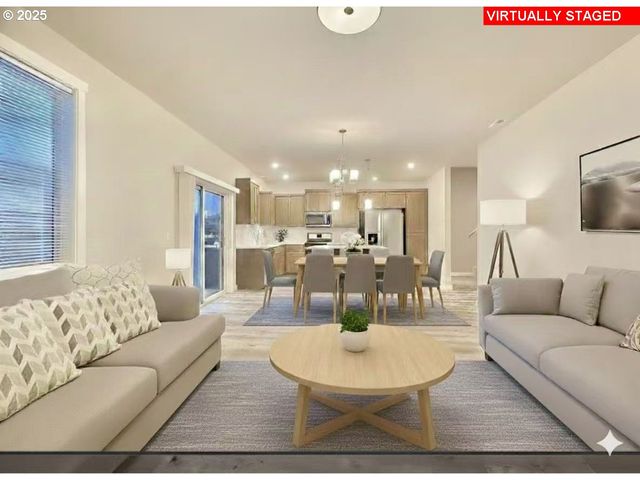 1396 DAYLILY St, Woodburn, OR 97071