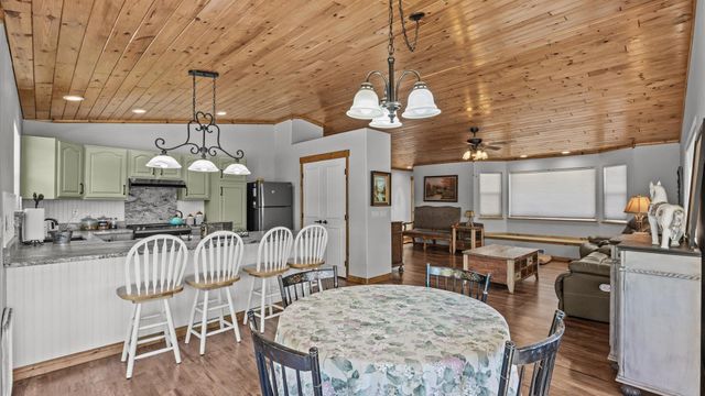 21935 Oatman Road, Eckert, CO 81418