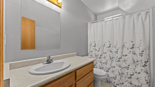 21935 Oatman Road, Eckert, CO 81418