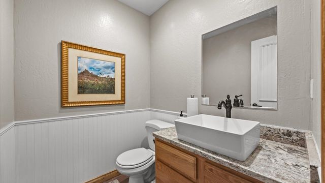 21935 Oatman Road, Eckert, CO 81418