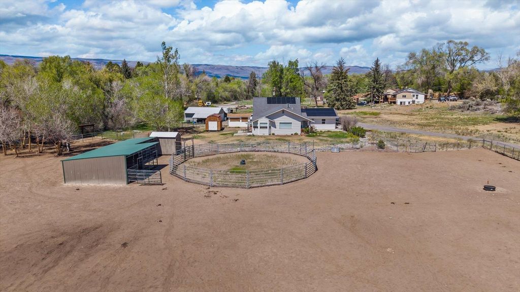 21935 Oatman Road, Eckert, CO 81418