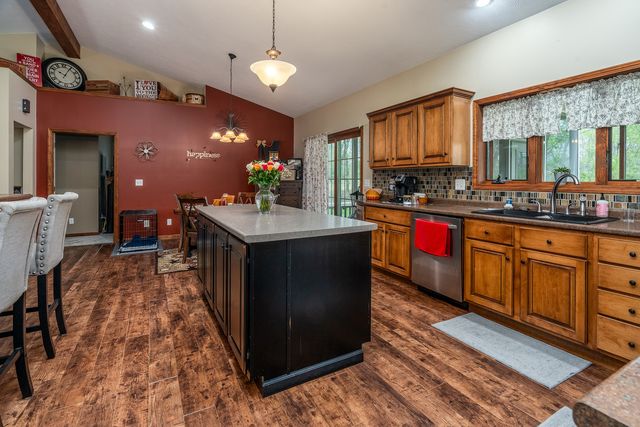 1358 Pershing Road, West Frankfort, IL 62896