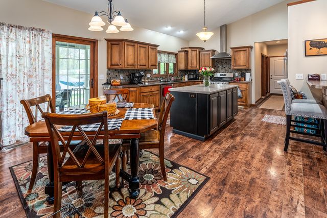 1358 Pershing Road, West Frankfort, IL 62896