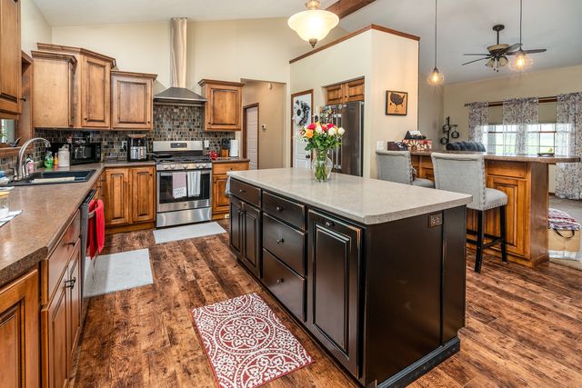1358 Pershing Road, West Frankfort, IL 62896