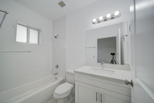 14708 NE 7th Ave 14710, Miami, FL 33161