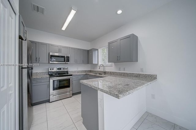 14708 NE 7th Ave 14710, Miami, FL 33161