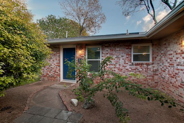 2305 Ventura DR B, Austin, TX 78741