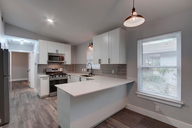 2305 Ventura DR B, Austin, TX 78741