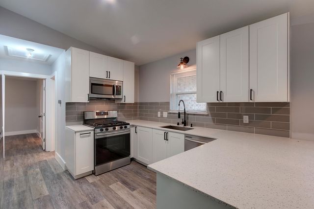 2305 Ventura DR B, Austin, TX 78741