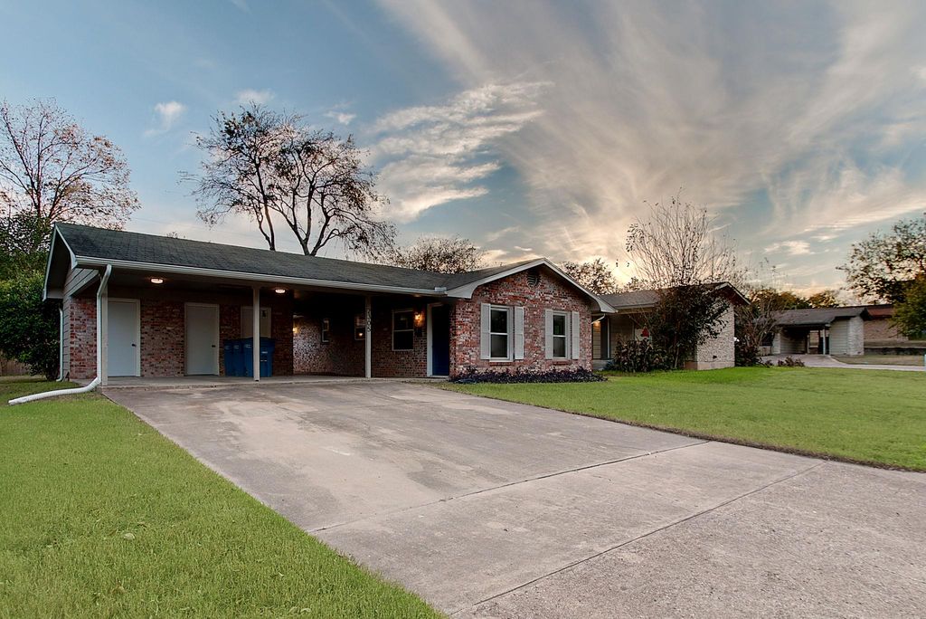 2305 Ventura DR B, Austin, TX 78741