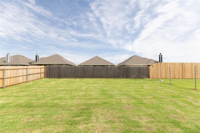 12305 SW 32nd Street, Yukon, OK 73099