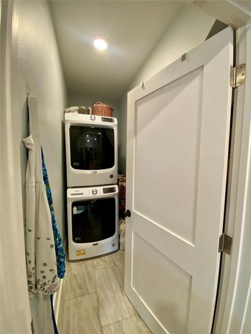 1604 Avenue L, Galveston, TX 77550