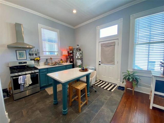 1604 Avenue L, Galveston, TX 77550