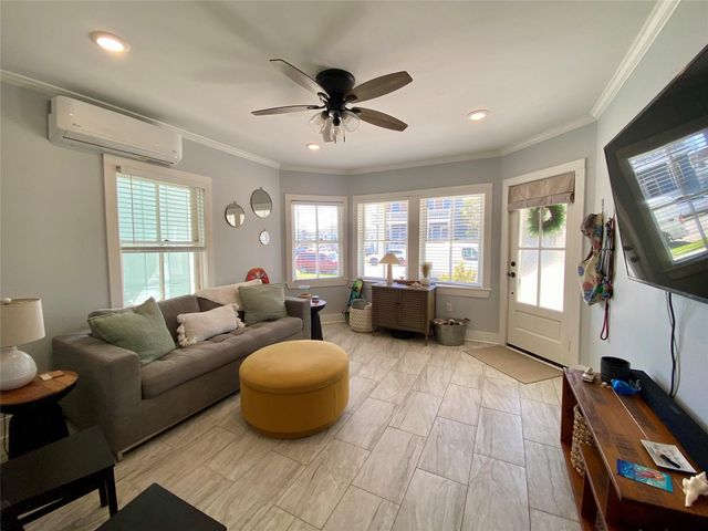 1604 Avenue L, Galveston, TX 77550