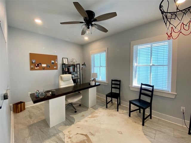 1604 Avenue L, Galveston, TX 77550