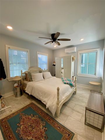 1604 Avenue L, Galveston, TX 77550