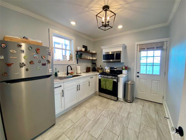 1604 Avenue L, Galveston, TX 77550