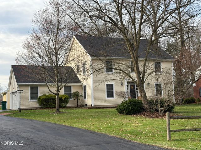 81 Back Bay Road, Bowling Green, OH 43402