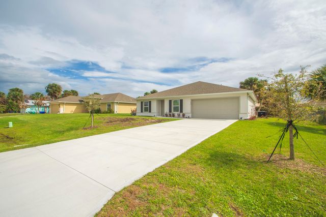 450 Kendall Avenue, Sebastian, FL 32958
