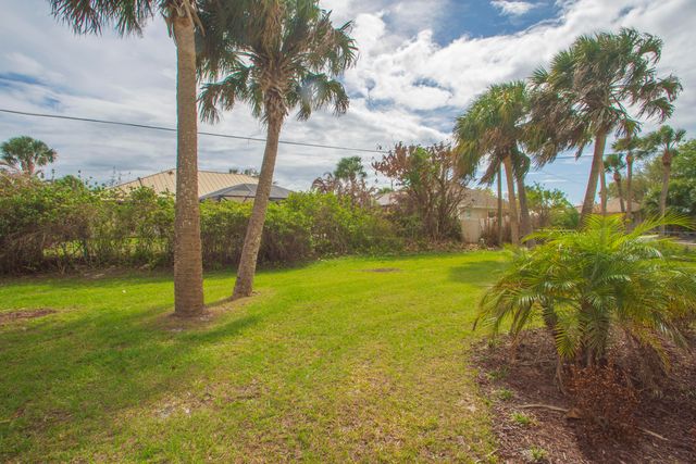 450 Kendall Avenue, Sebastian, FL 32958