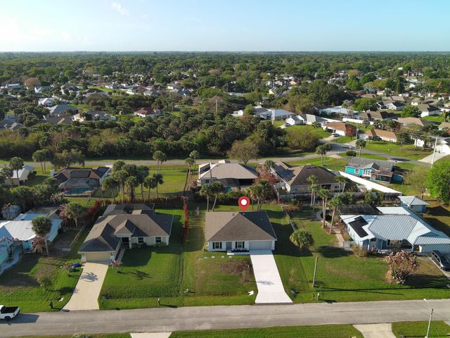 450 Kendall Avenue, Sebastian, FL 32958