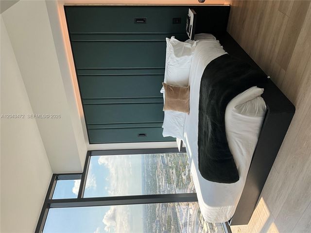 20 NE 11th St 2409, Miami, FL 33132