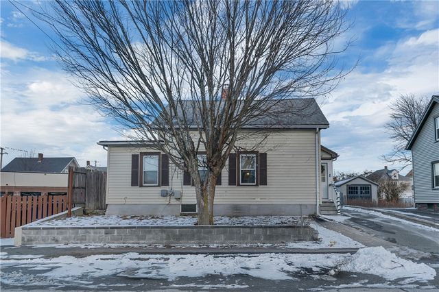 215 Kenyon Avenue, Pawtucket, RI 02861