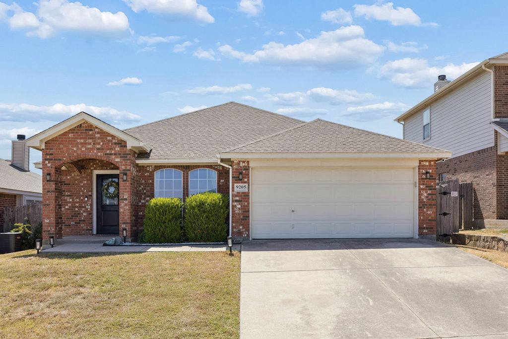 9205 Nathan Drive, White Settlement, TX 76108