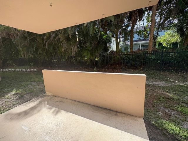 1200 Tallwood Avenue 102, Hollywood, FL 33021