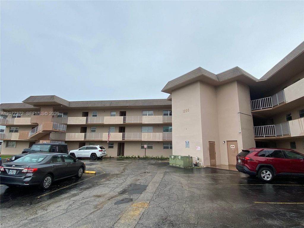 1200 Tallwood Avenue 102, Hollywood, FL 33021