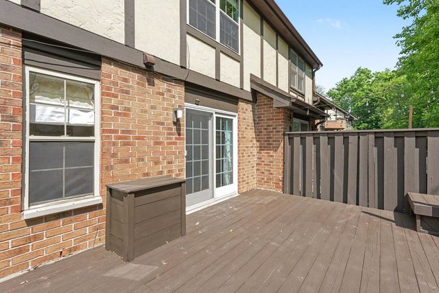 360 Golfview Court 360, Bloomingdale, IL 60108