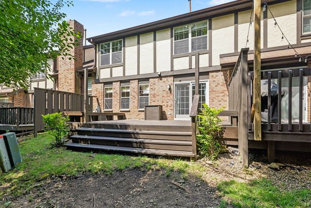 360 Golfview Court 360, Bloomingdale, IL 60108