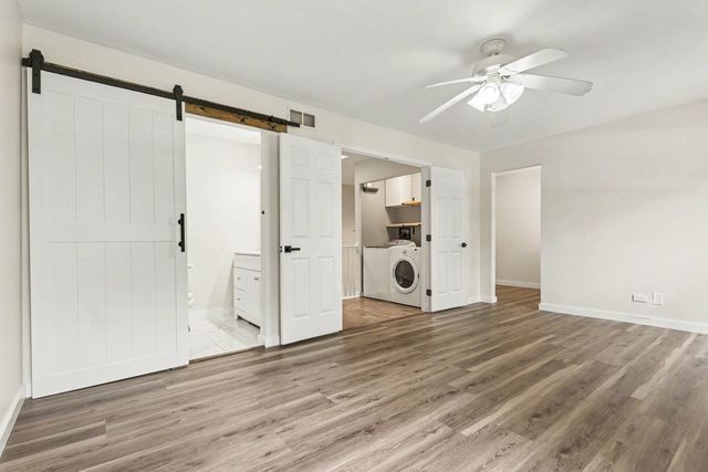 360 Golfview Court 360, Bloomingdale, IL 60108