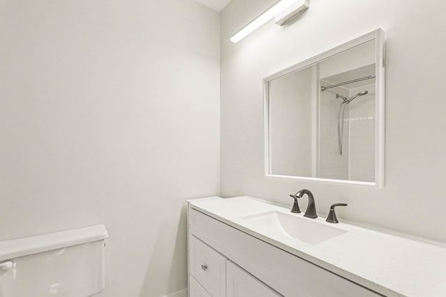 360 Golfview Court 360, Bloomingdale, IL 60108
