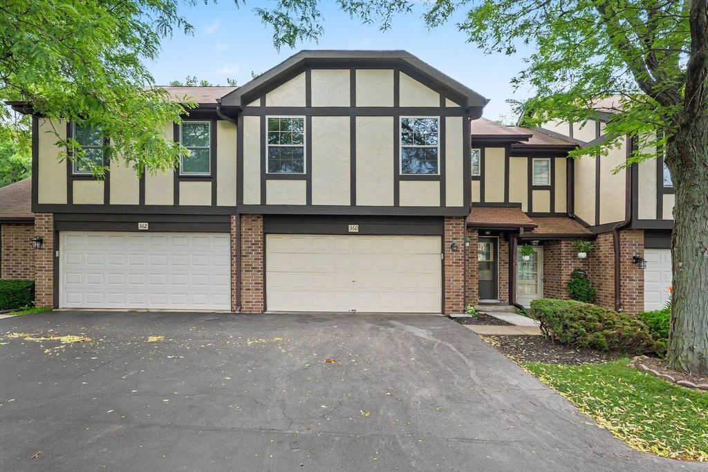 360 Golfview Court 360, Bloomingdale, IL 60108