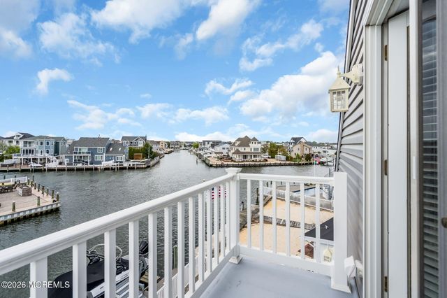 34 Bay Point Drive, Toms River, NJ 08753