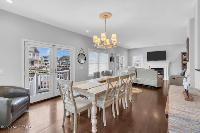 34 Bay Point Drive, Toms River, NJ 08753