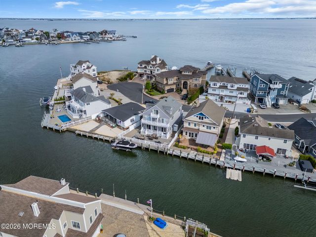 34 Bay Point Drive, Toms River, NJ 08753